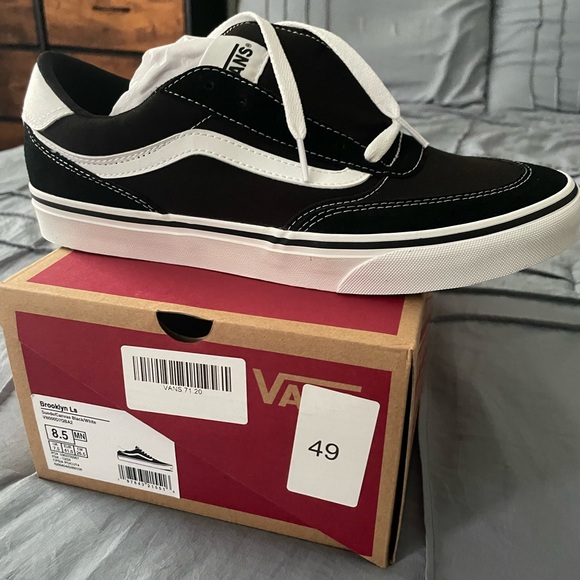Vans Classic Black and White Low-Tops - Picture 1 of 1